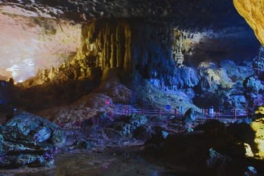 Halong Bay – Sung Sot cave – Hanoi City (B, Br)